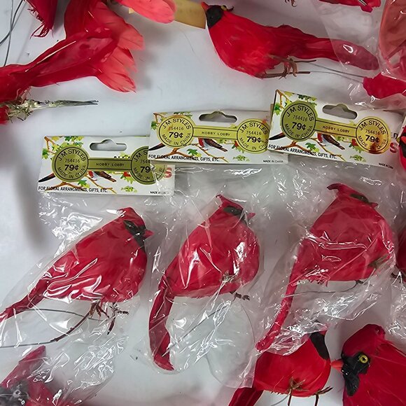 Lot of 25+ Red Cardinal Birds for Floral Arrangements Crafts Wedding - Picture 5 of 8